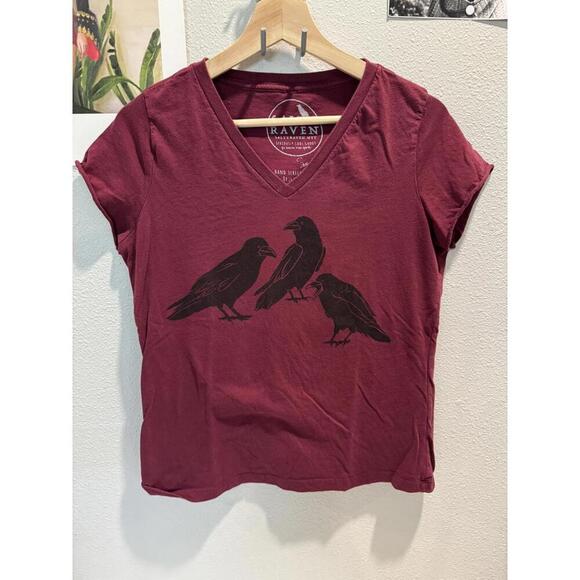 Salty Raven T Shirt- Size S- Gently Loved - Picture 2 of 5